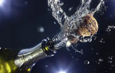 Как правильно открывать шампанское?