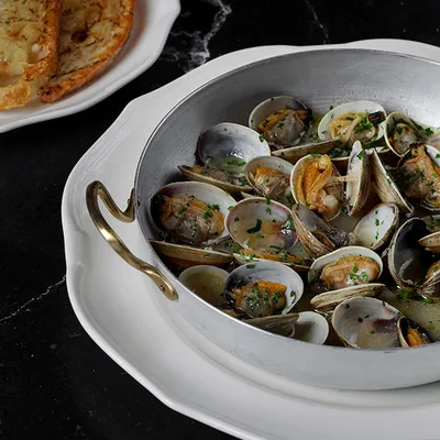 Сковорода для подачи «Арго» с двумя ручками алюмин.,латунь 0,84л D=190,H=35мм серебрист., изображение 3