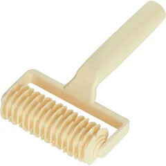 Нож роликовый для теста пластик ,L=12см бежев.