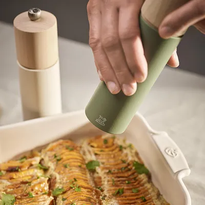 Мельница для перца «Бореаль» с металлическим механизмом бук ,H=21см тем.зелен., изображение 6