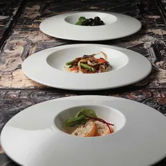 Блюдо «Флоат Вайт» фарфор 310мл D=305,H=40мм белый, изображение 2