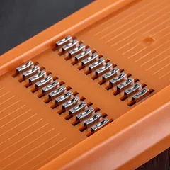 Терка для корейской моркови пластик,металл ,H=2,L=33,B=12см оранжев., изображение 2