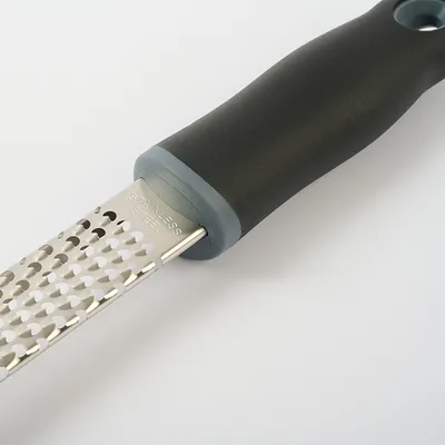 Терка с ручкой сталь нерж.,пластик ,L=325/220,B=25мм металлич.,черный, изображение 3