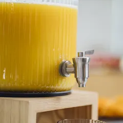 Диспенсер для холодных напитков «Вало» (подставка из дуба) стекло,сталь нерж. 7л ,H=46,5,L=21,B=21см, изображение 3