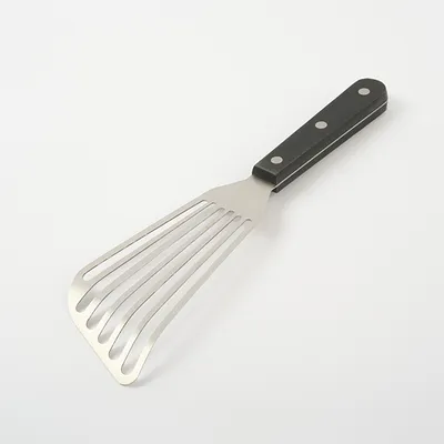 Лопатка кухонная изогнутая перфорированная сталь нерж.,полиоксиметилен ,H=1,L=275,B=75мм металлич.,ч, изображение 3