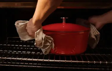 Кастрюли для запекания: особенности выбора