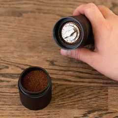 Кофемолка ручная сталь нерж.,дерево черный,тем.дерево, изображение 4