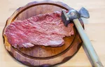 Молоток для отбивания мяса: виды и выбор