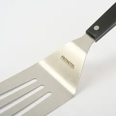 Лопатка кухонная изогнутая перфорированная сталь нерж.,полиоксиметилен ,H=1,2,L=357,B=77мм металлич., изображение 2