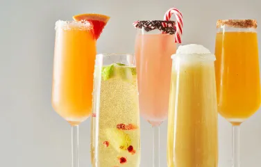 Топ-10 популярных коктейлей с шампанским